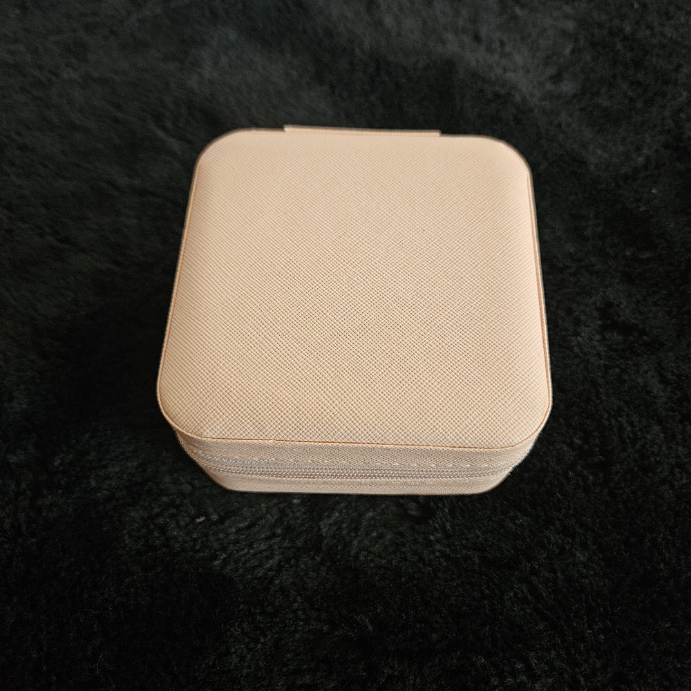 Elegant Tan Jewelry Box